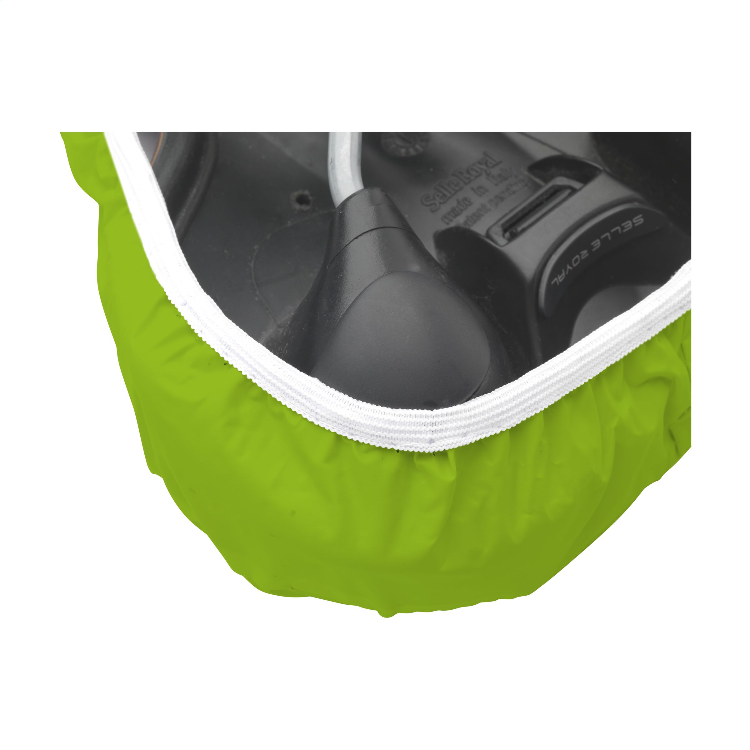 Eco Fahrradsattelüberzug mit vollflächig grünem Aufdruck von unten fotografiert.