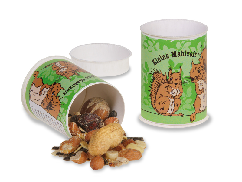 Plastikfreie Werbetrommel mit Eichhörnchenfutter.