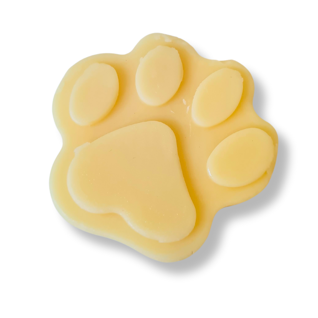 Bio-Pfotenbalsam als feste Kosmetik in Pfotenform