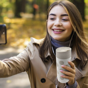 BIO-Kaffeebecher 2go PREMIUM mit Mädchen