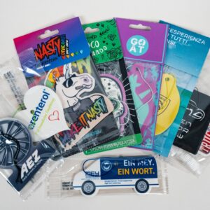 Verschiedene Duftanhänger Lufterfrischer individuell bedruckt.