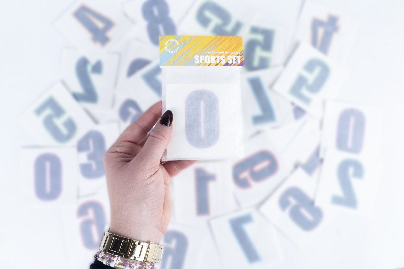 Organic Tattoos Zahlen mit Hand