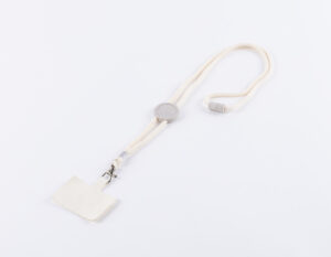 Rundes Lanyard aus zertifiziertem rPET mit Verbinder und Versteller aus Bio-Kunststoff