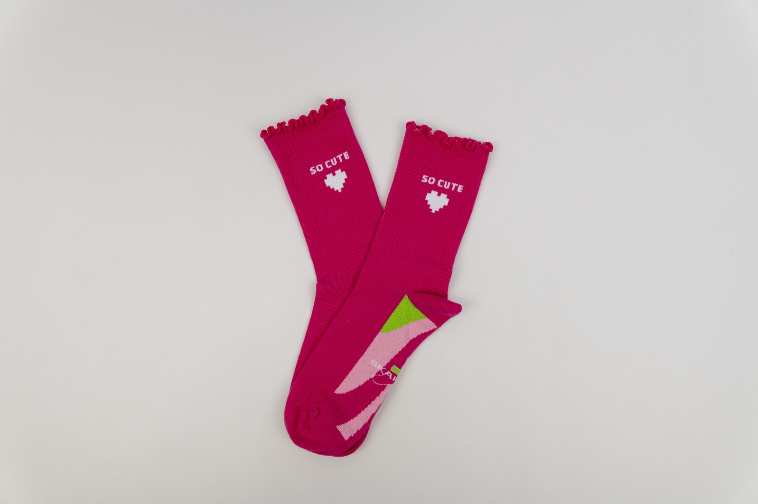 Pinkfarbene Socken mit elegantem Rüschenbund