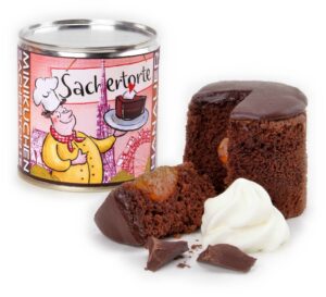 Sachertorte in einer Geschenkdose