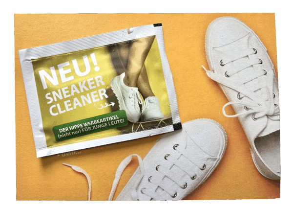 Sneaker Reinigungstuch auf personalisierter Trägerkarte