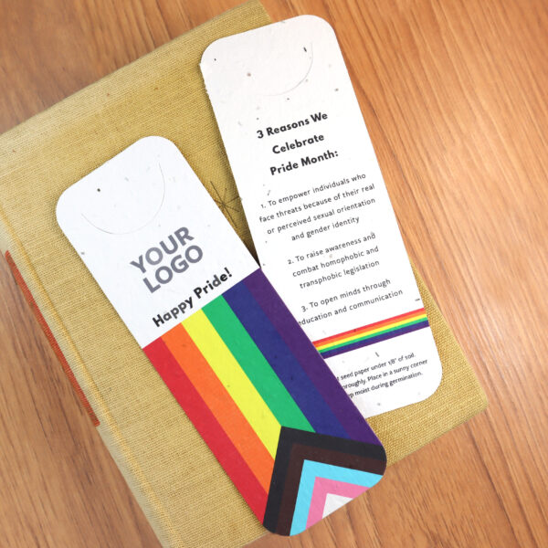 Lesezeichen aus Samenpapier mit Regenbogenfarben