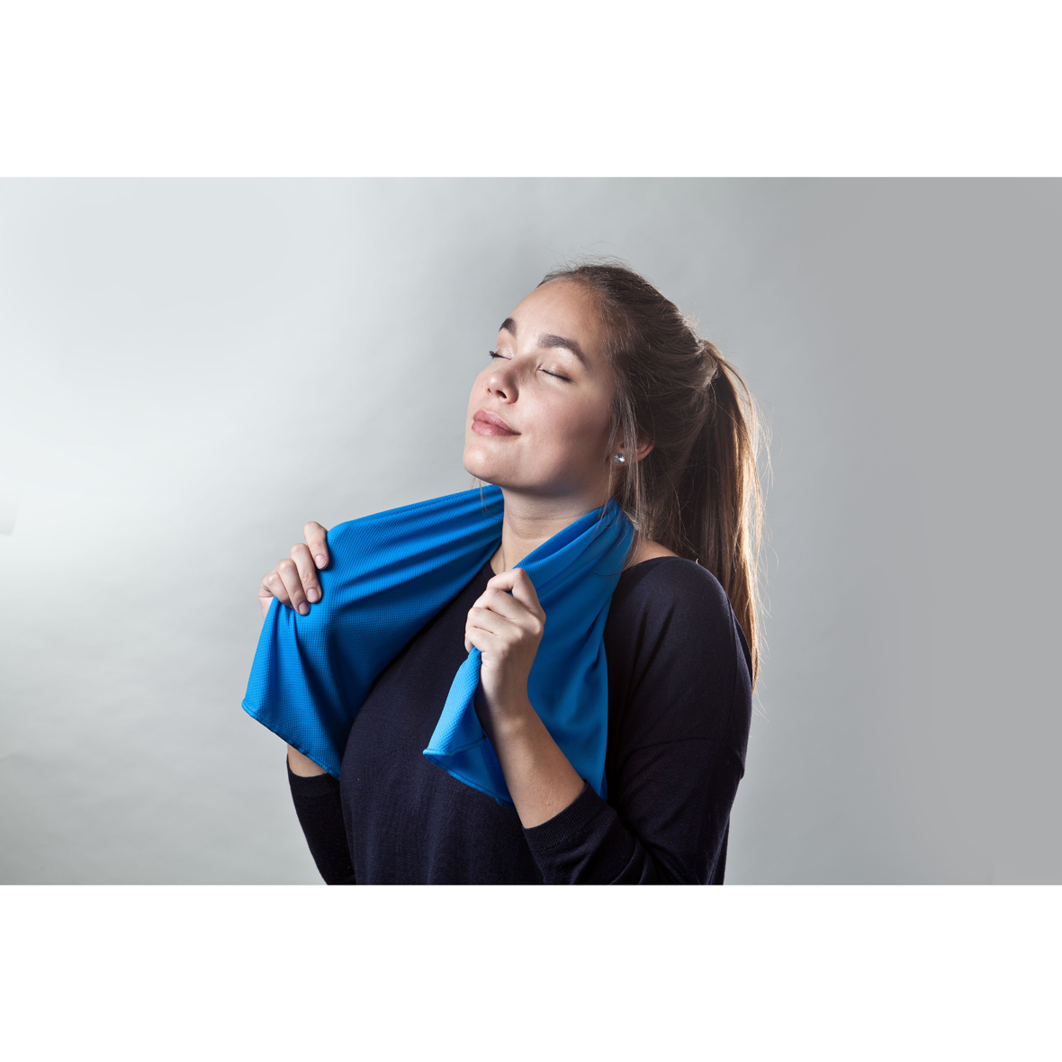 Cooles Fitnesshandtuch mit Frau