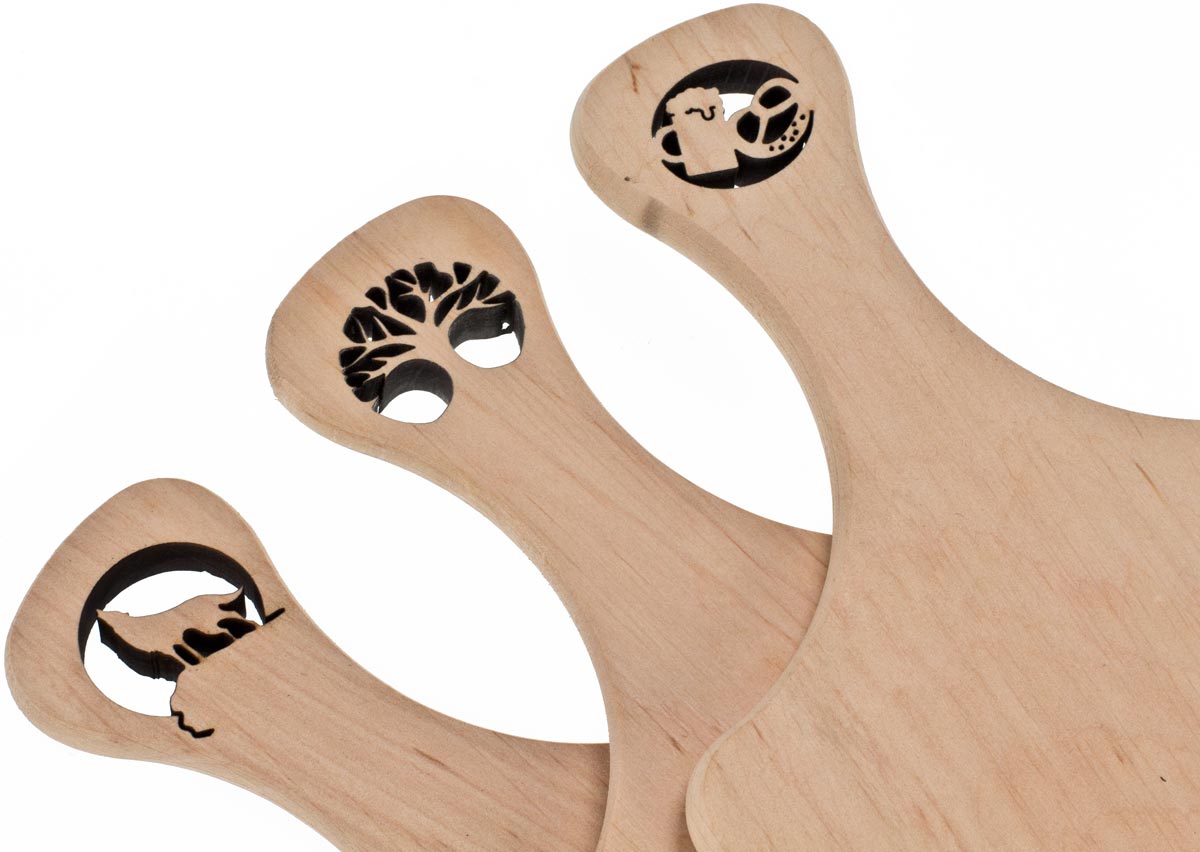 Frühstückbrettchen aus Holz mit Griff und Laserschnitt