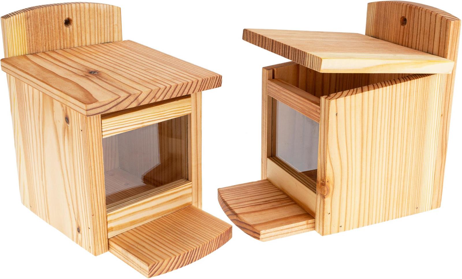 Zwei Futterhäuser für Eichhörnchen aus Lärchenholz