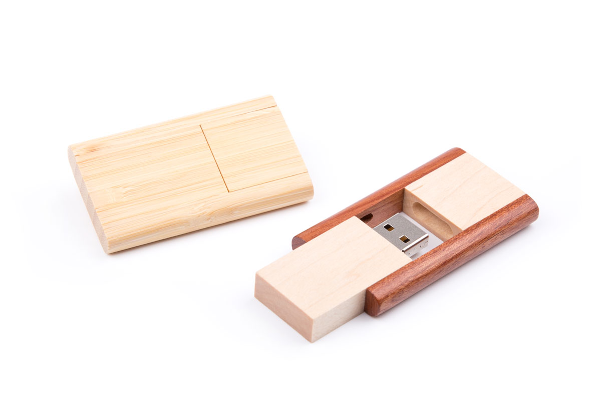 USB-Stick Turn aus Echtholz
