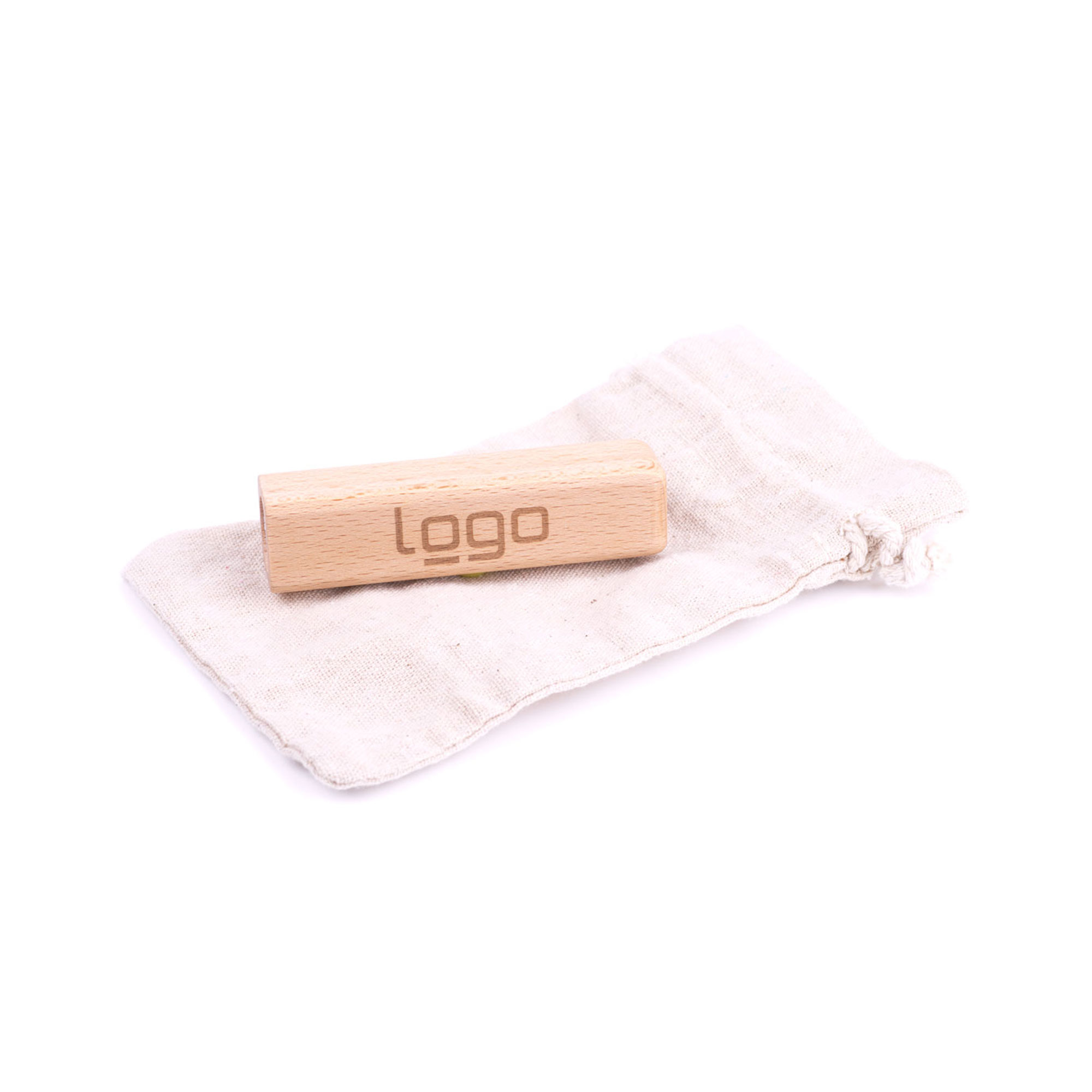 Powerbank aus FSC-Holz mit Baumwollsäckchen