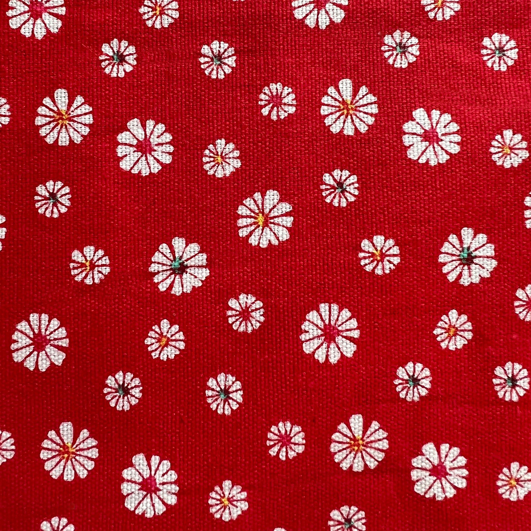 Farbmuster Recycling-Baumwolle mit Gänseblümchen rot