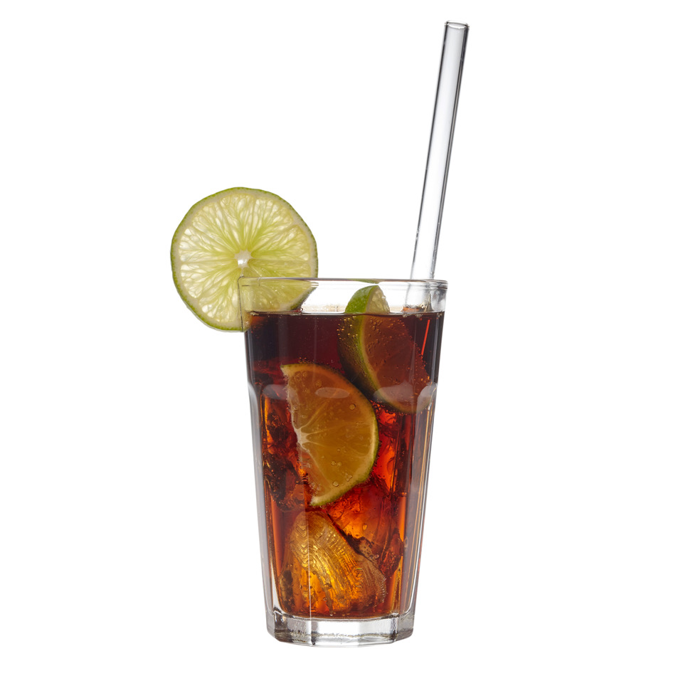 Trinkhalme aus Glas im Trinkglas